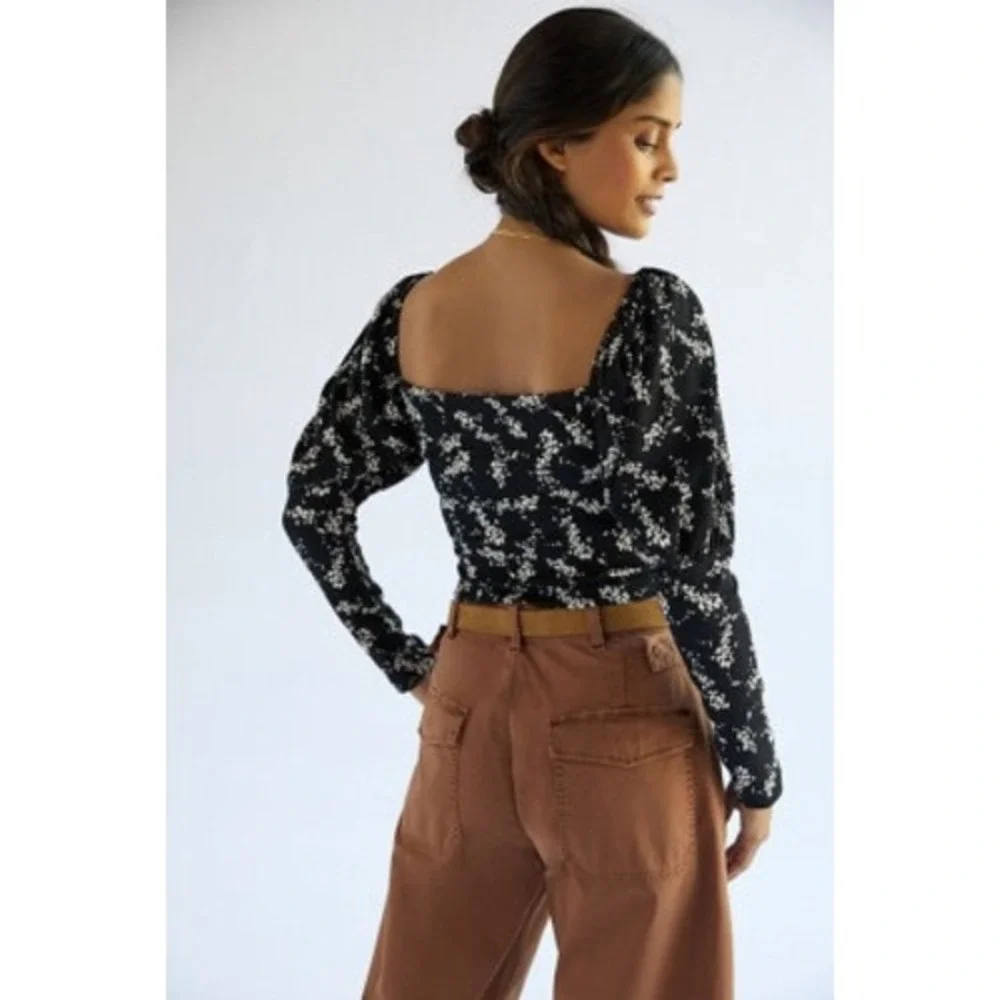 Anthropologie Blouse XS Black Floral Sweetheart Puff Sleeve Twist Front Romantic